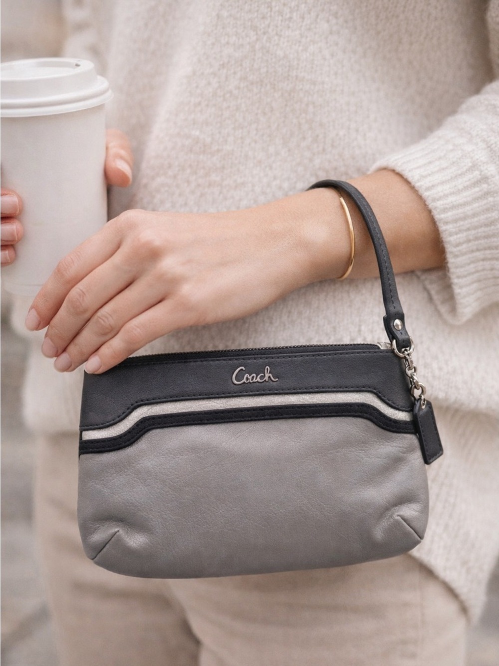 Coach Gray Leather Wristlet Clutch‎ Black Trim Zip Small Purse Minimal Chic
